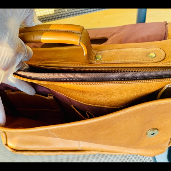 Leather laptop top handle messenger computer business purse bag retails $349 - Picture 12 of 14